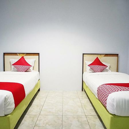 OYO 754 Nur Aziziah Guest House Syariah Balikpapan  Luaran gambar
