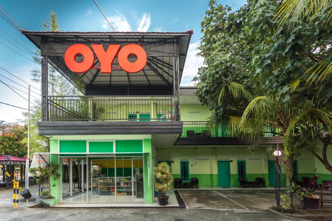 OYO 754 Nur Aziziah Guest House Syariah Balikpapan  Luaran gambar