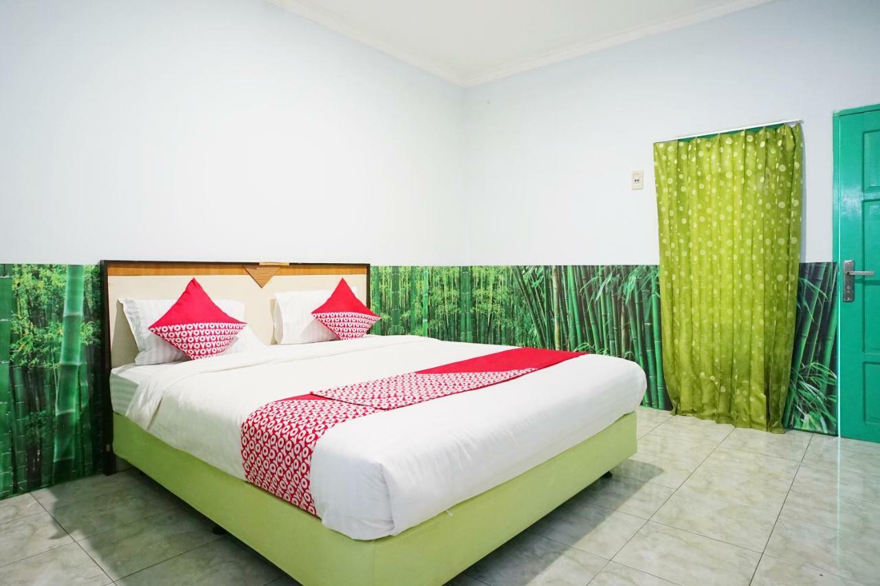 OYO 754 Nur Aziziah Guest House Syariah Balikpapan  Luaran gambar